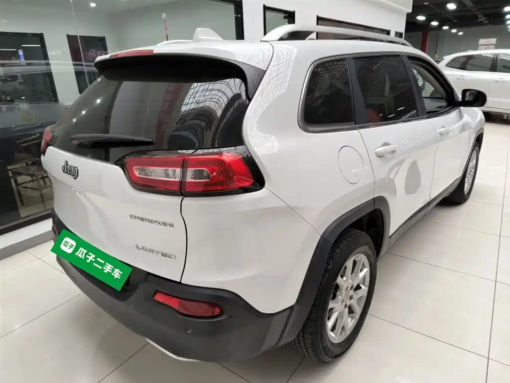 Jeep Cherokee 2019 2017 2.0L Superior Edition