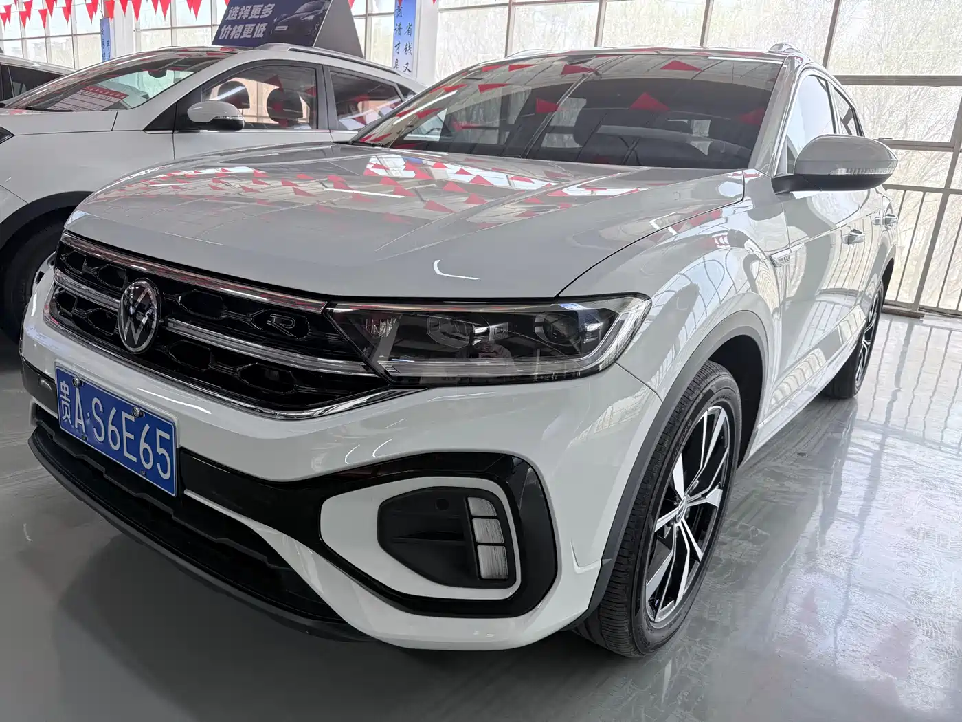 Volkswagen T-ROC 2023 300TSI DSG 2WD Dawn Edition