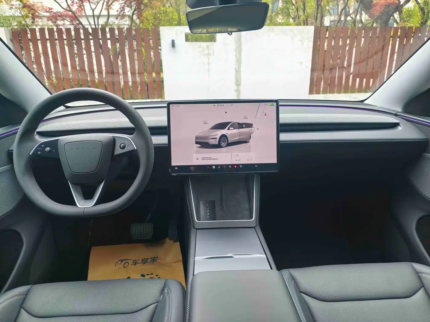 TESLA MODEL Y