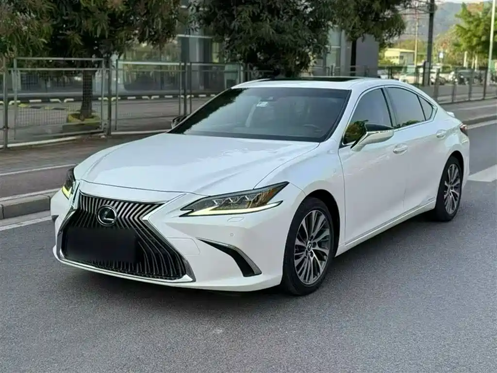 Lexus ES 2018 300h Premium Edition China V фото 2