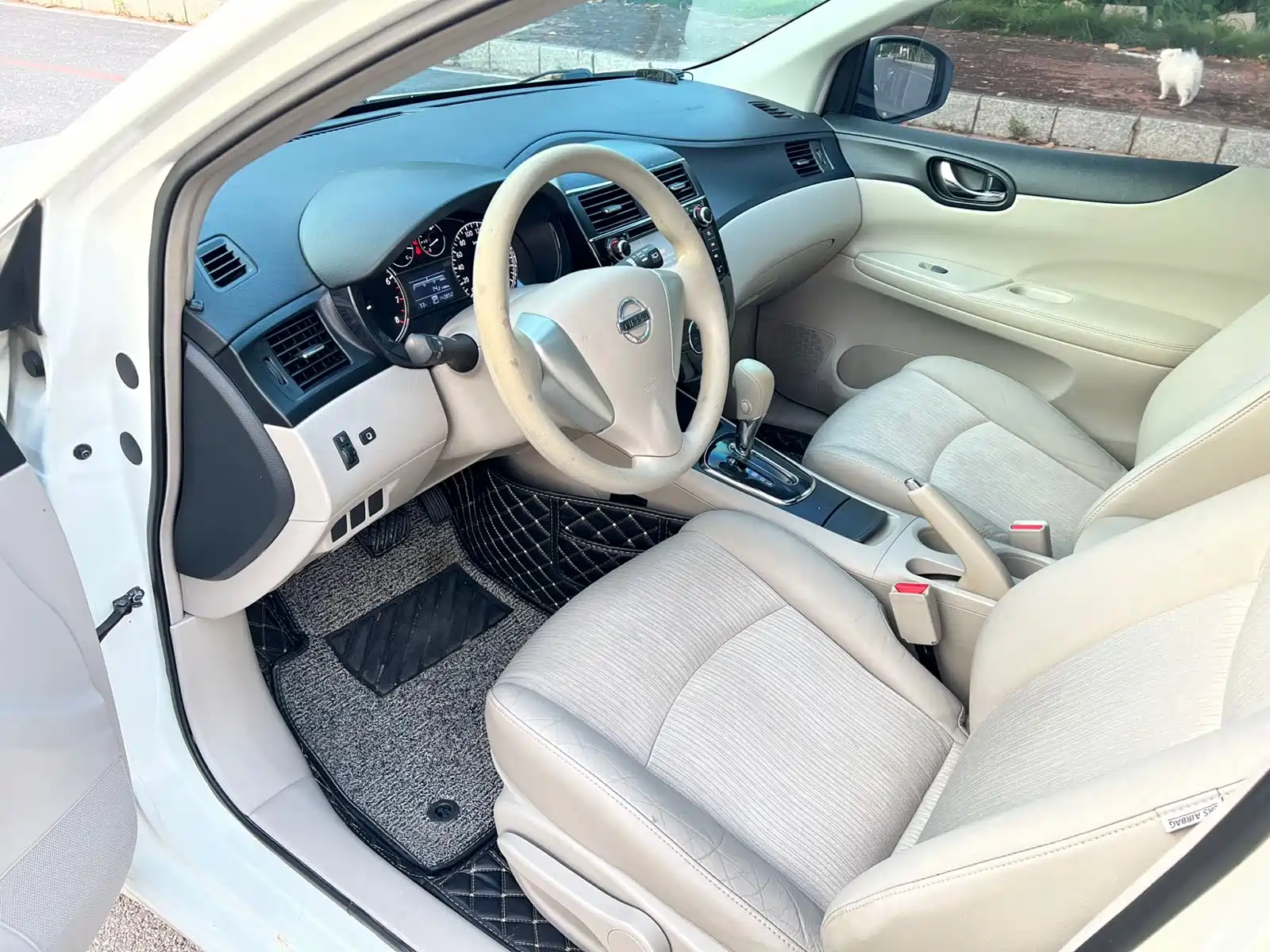 صورة 8 - Nissan Tiida