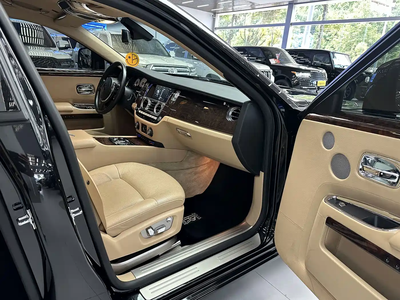 Фото 6 - Rolls-Royce Ghost