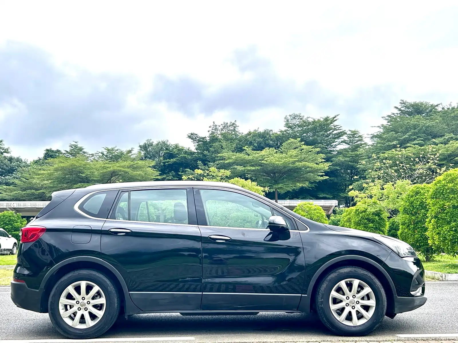 Photo 5 - Buick Envision Plus