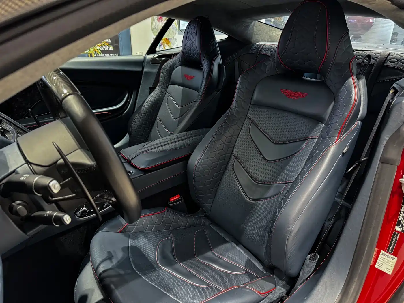 Aston Martin DBS 2019 DBS Superleggera V12 Coupe фото 11