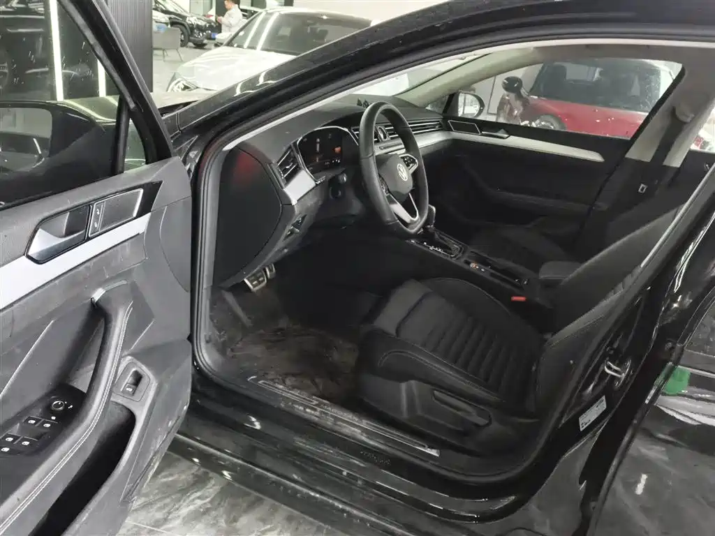 Volkswagen Magotan 2025 Popular Edition 280TSI DSG Comfort фото 12