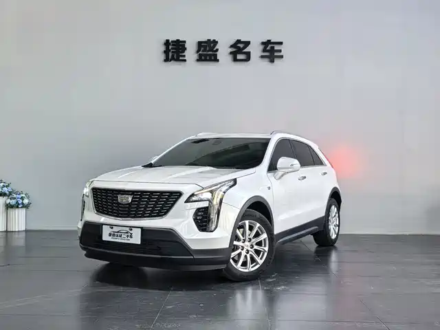 CADILLAC XT4