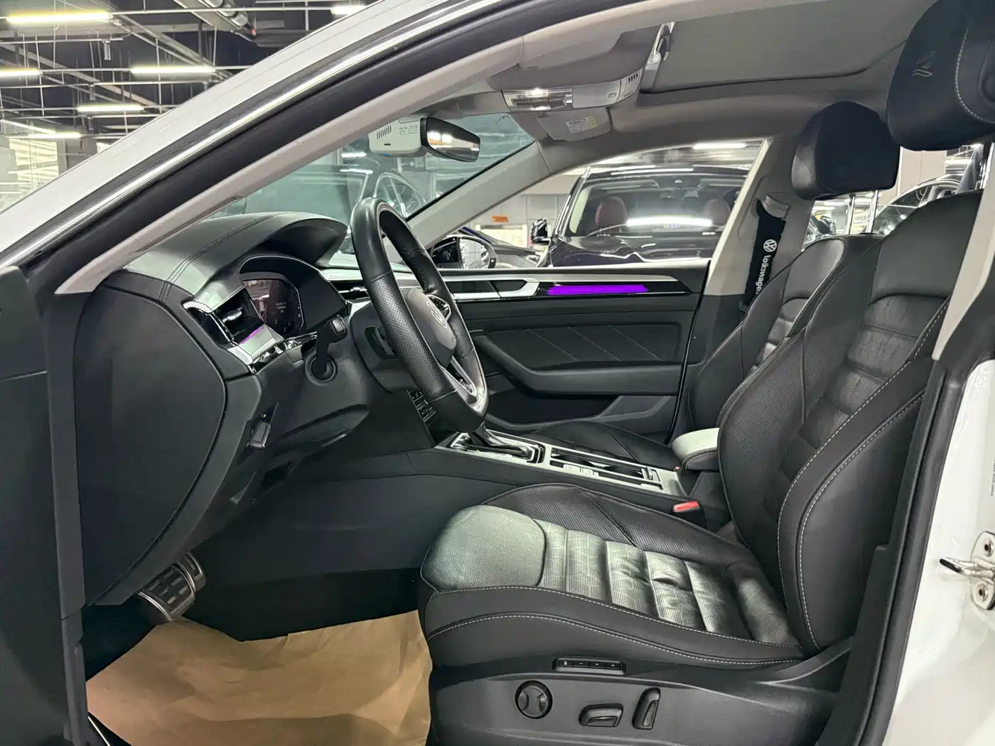 Volkswagen FAW-Volkswagen CC 2023 380TSI Eye-catching Edition фото 8