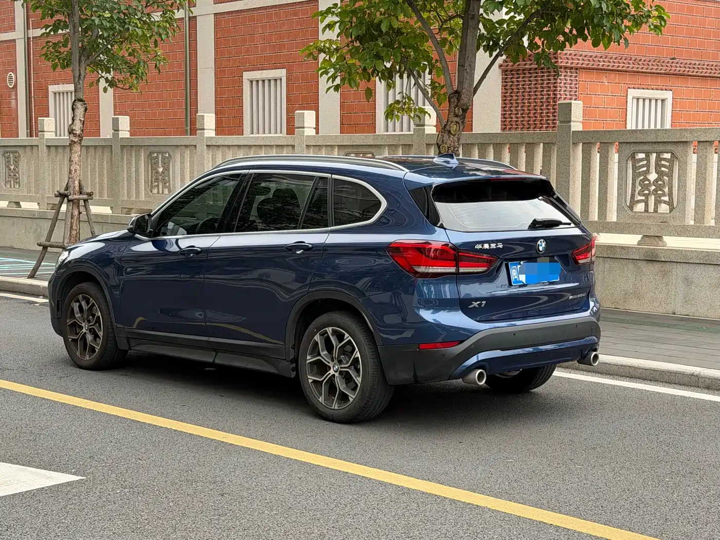 BMW X1 2021 sDrive25Li Leading фото 4