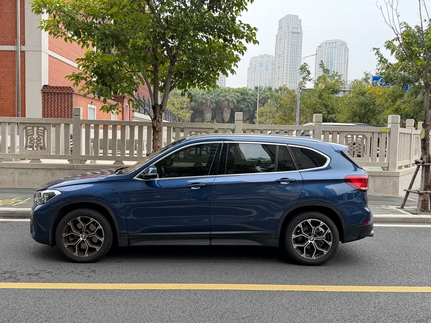 BMW X1 2021 sDrive25Li Leading фото 11
