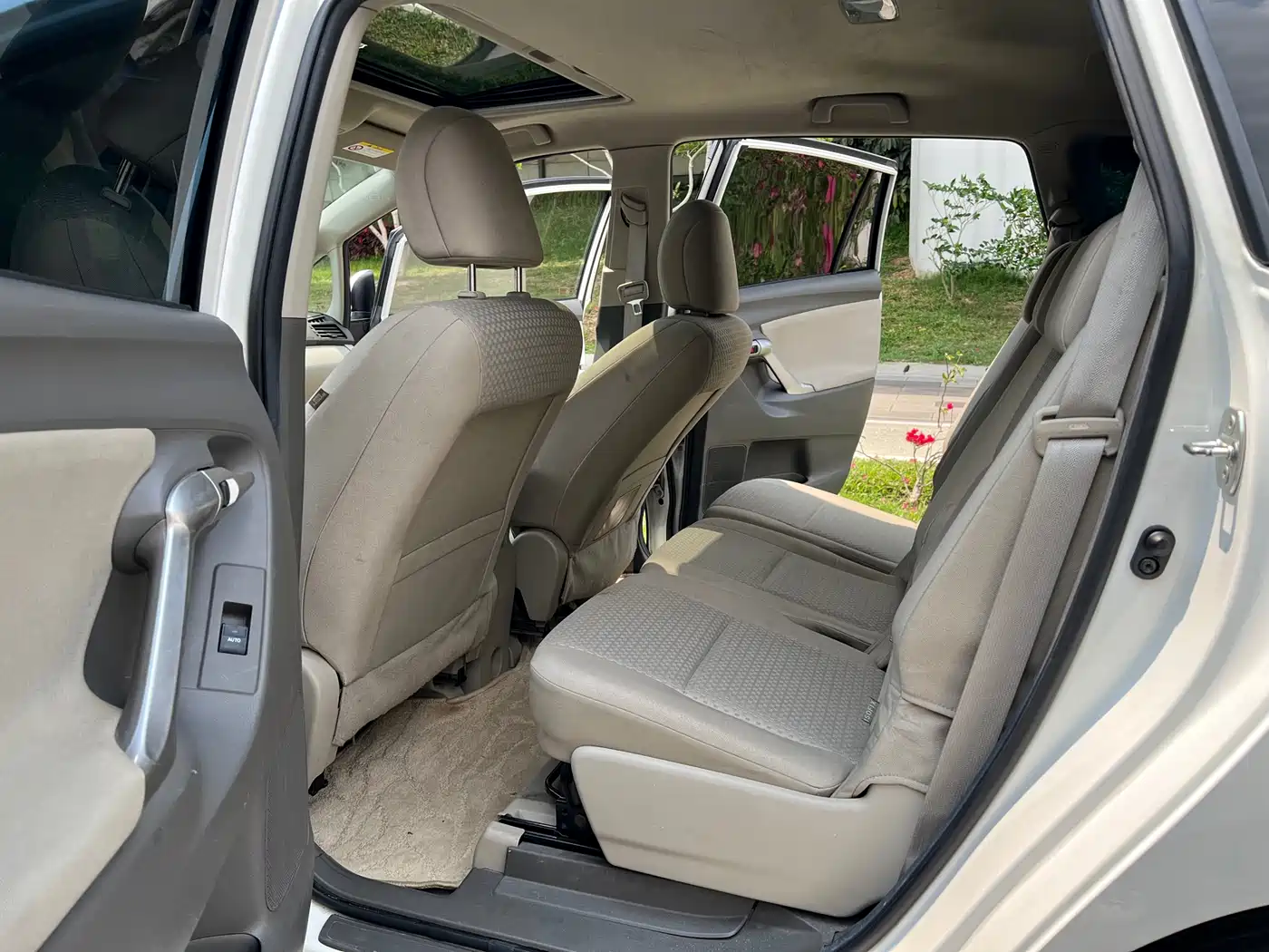Toyota E'Z 2014 Xingyao 180E CVT Elite фото 10