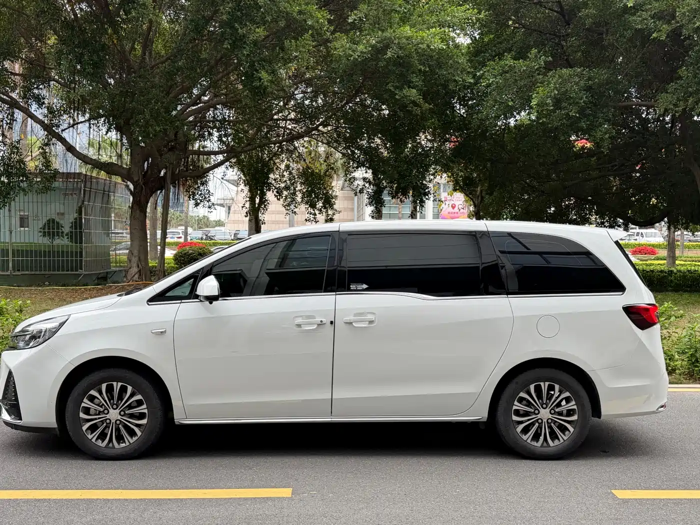 Buick GL8 2023 Model Land Business Class Smart фото 4