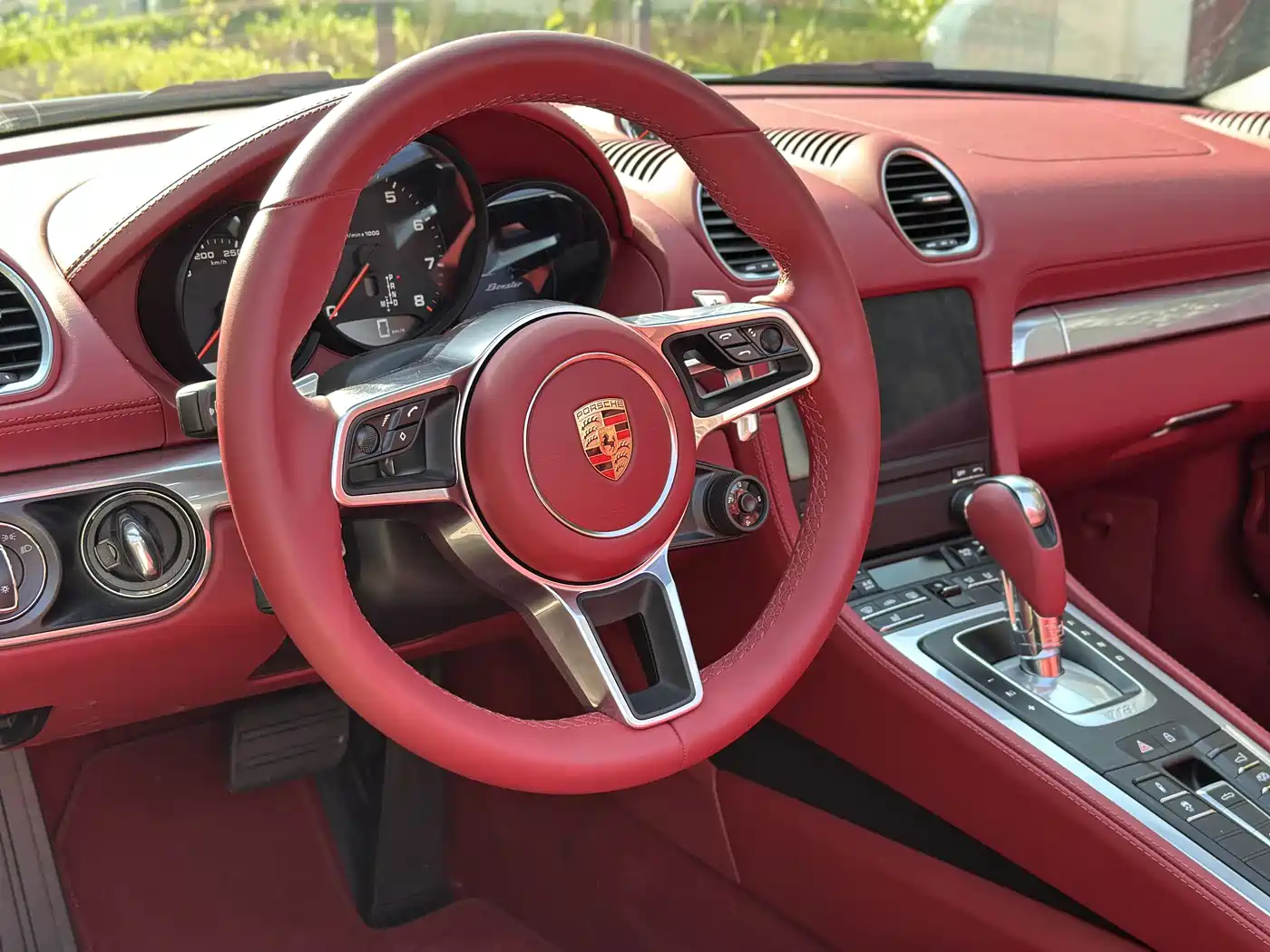 PORSCHE 718