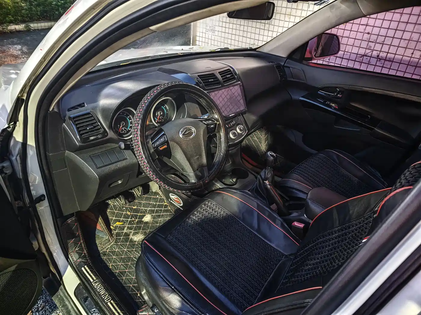 Landwind X5 2013 2013 Model 2.0T Manual Leader Edition