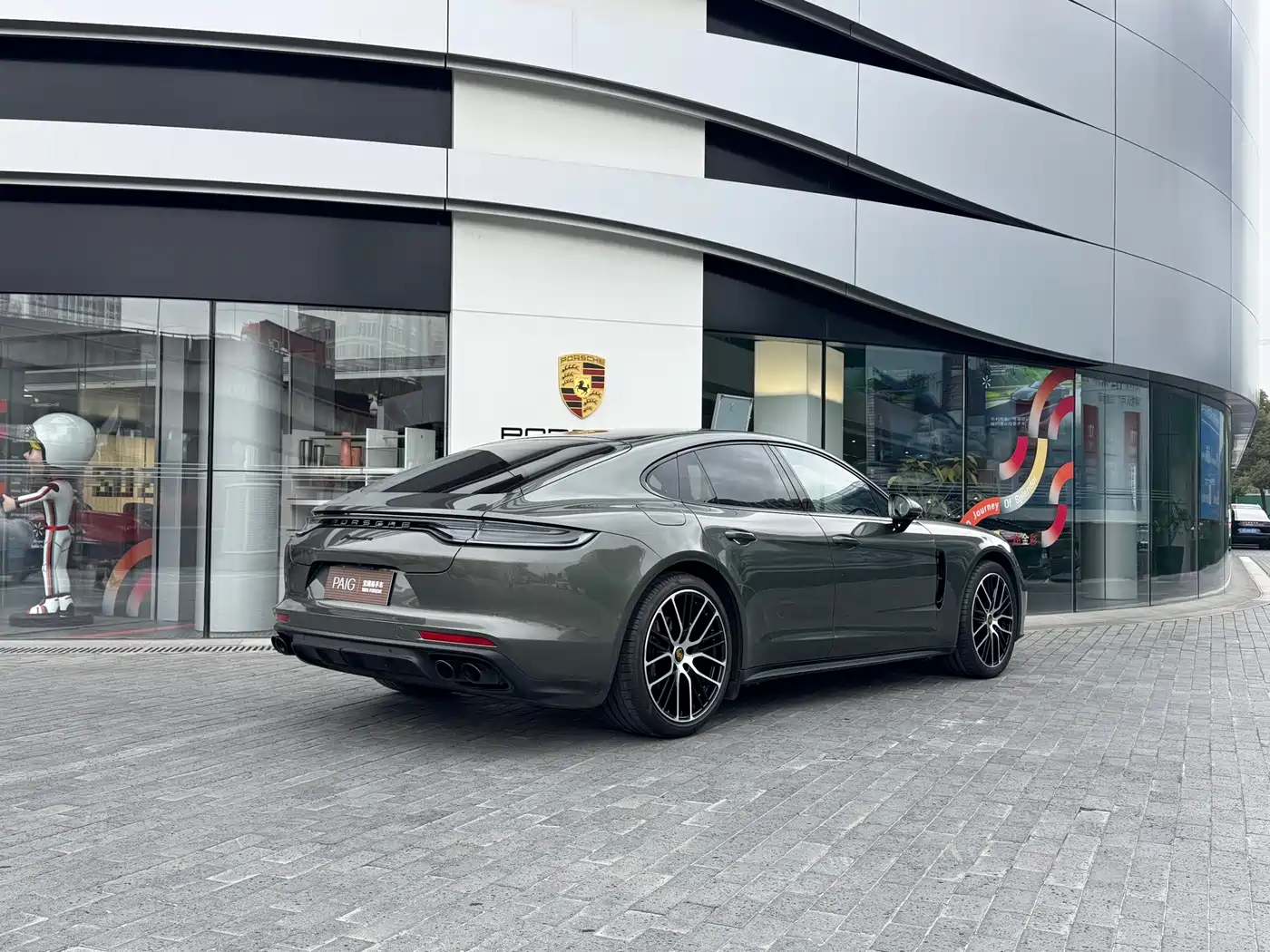 PORSCHE PANAMERA
