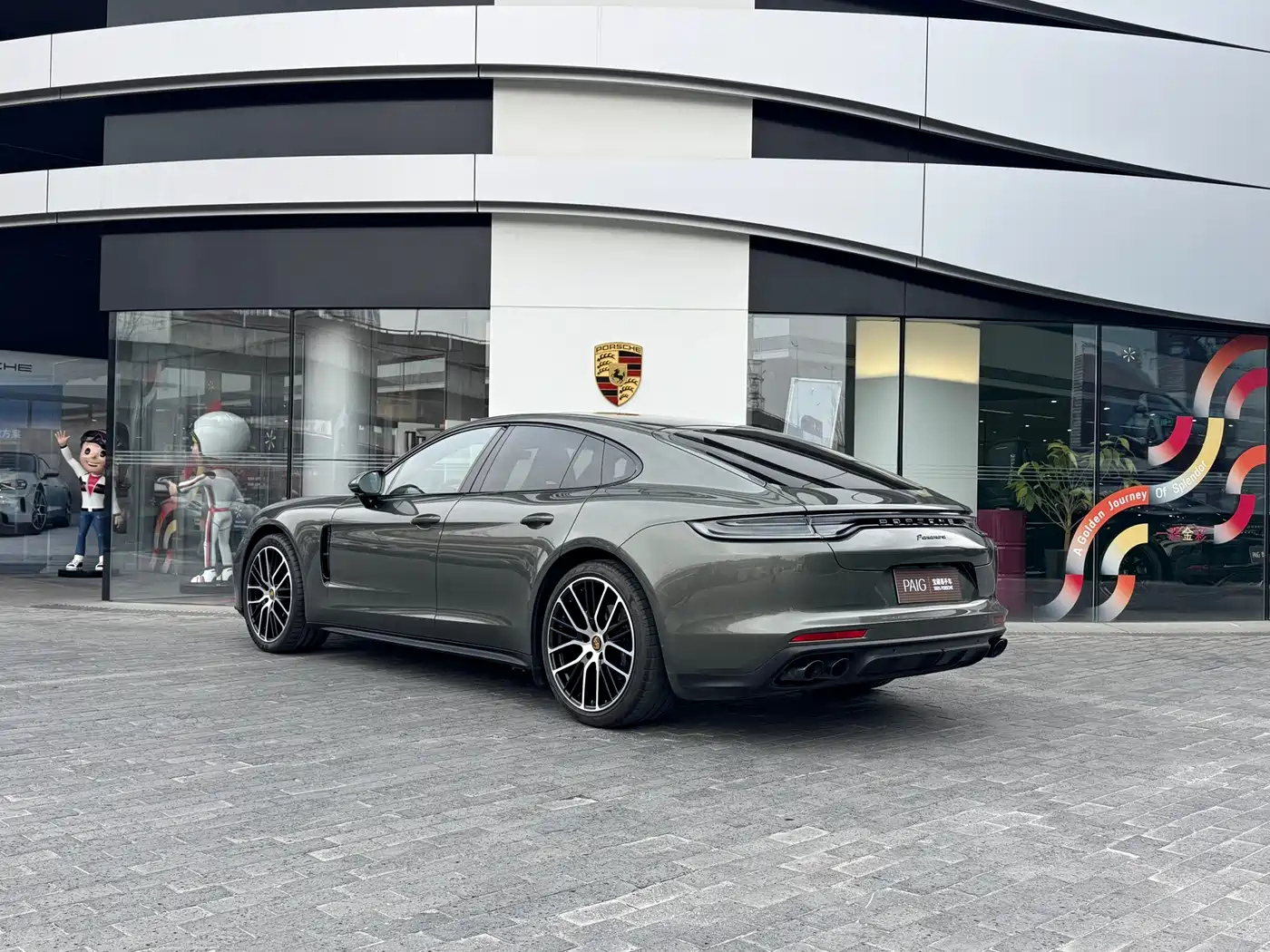 PORSCHE PANAMERA