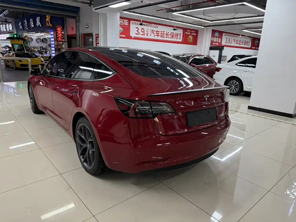 Photo 15 - Tesla Model 3