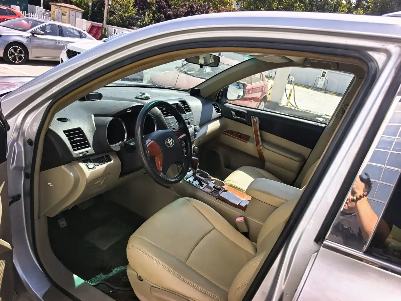 Toyota Highlander 2010 2009 2.7L 2WD 5-seater Sport Edition