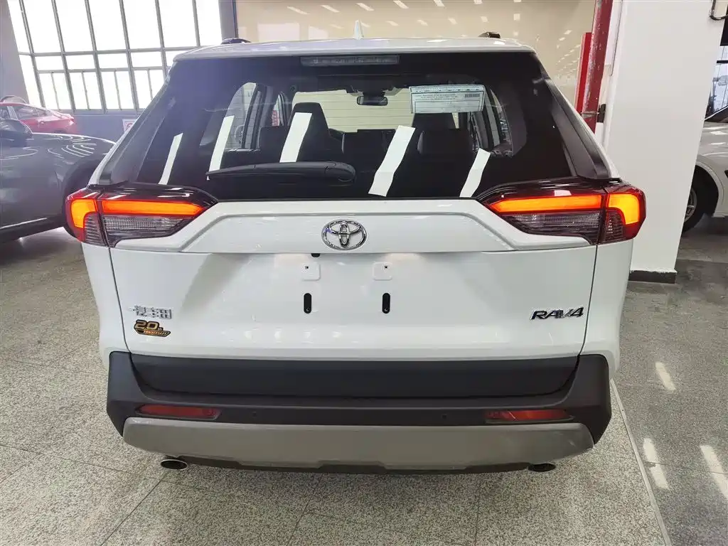 Toyota RAV4 Rongfang 2023 2.0L CVT FWD Style Plus Edition фото 4
