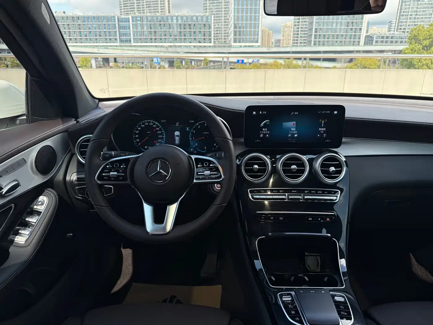 MERCEDES-BENZ GLC