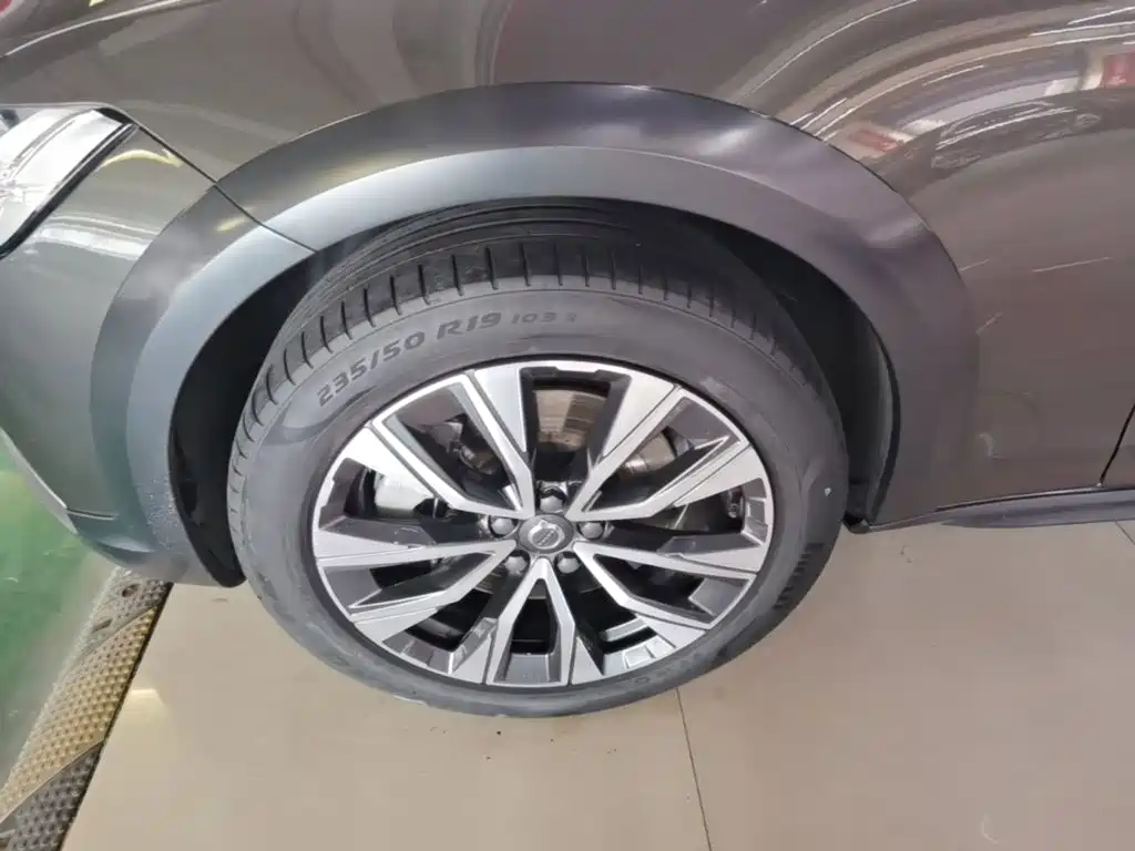 Photo 23 - Volvo V90