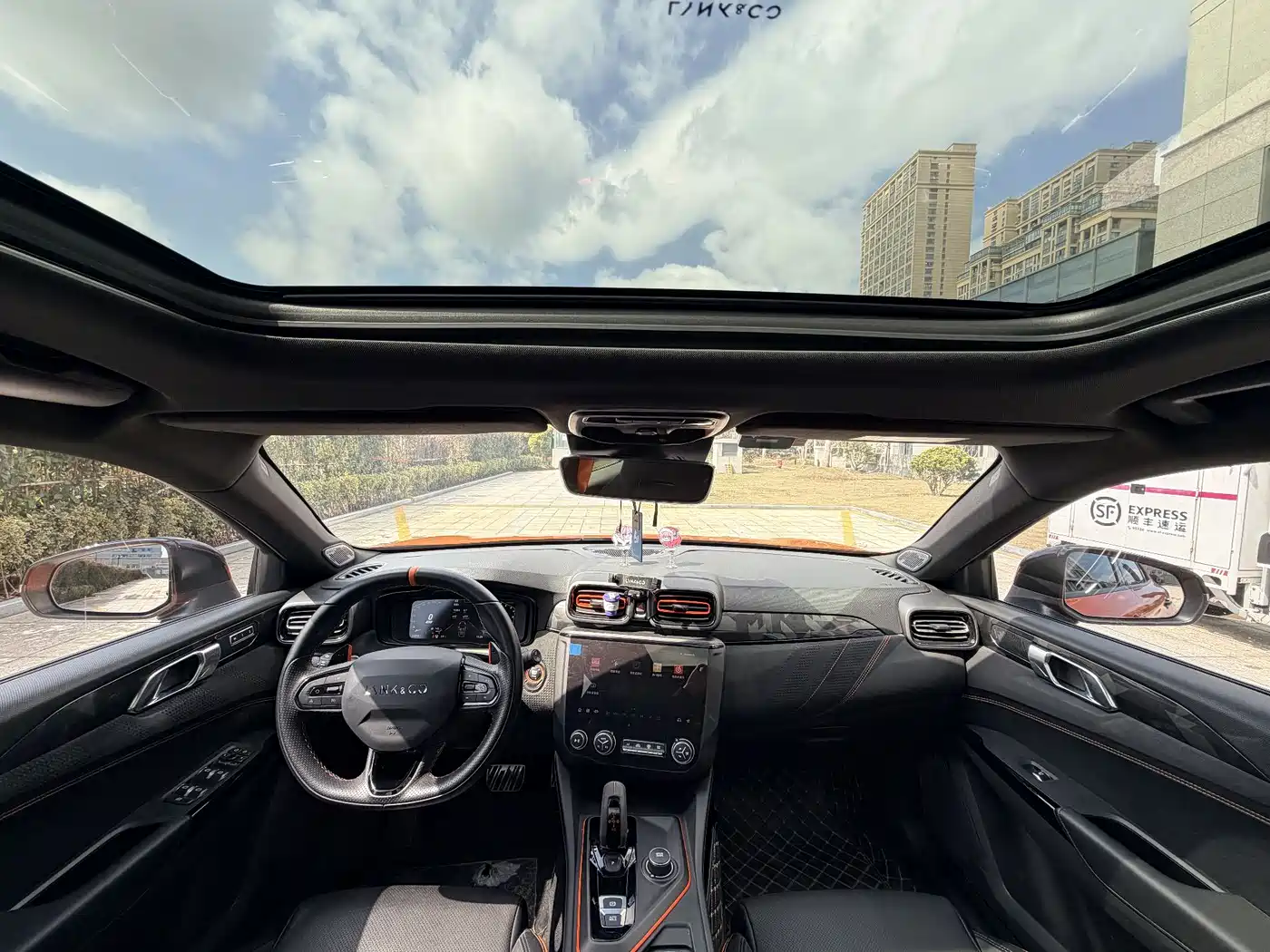 Lynk & Co 02 Hatchback 2021 2.0TD Halo Driving Control Package Edition фото 10