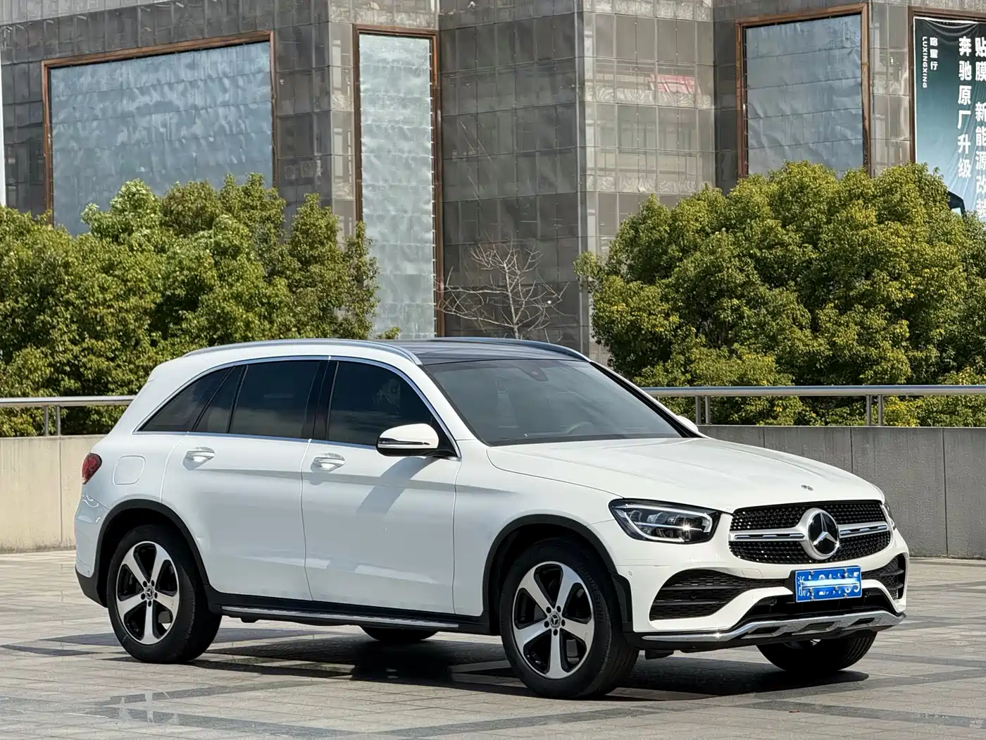 MERCEDES-BENZ GLC