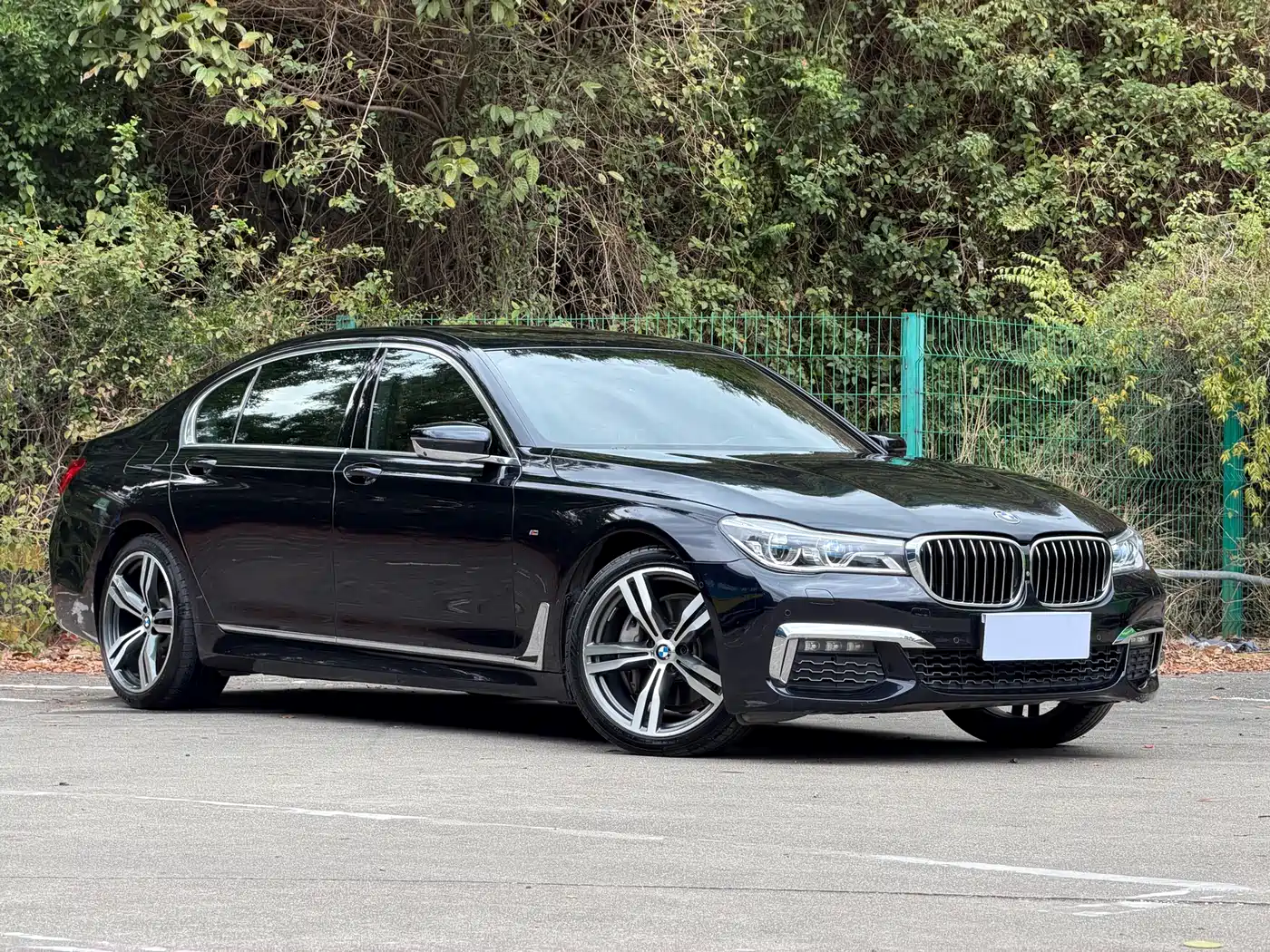 BMW 7 Series 2018 740Li xDrive Premium Type M Sport Package фото 3