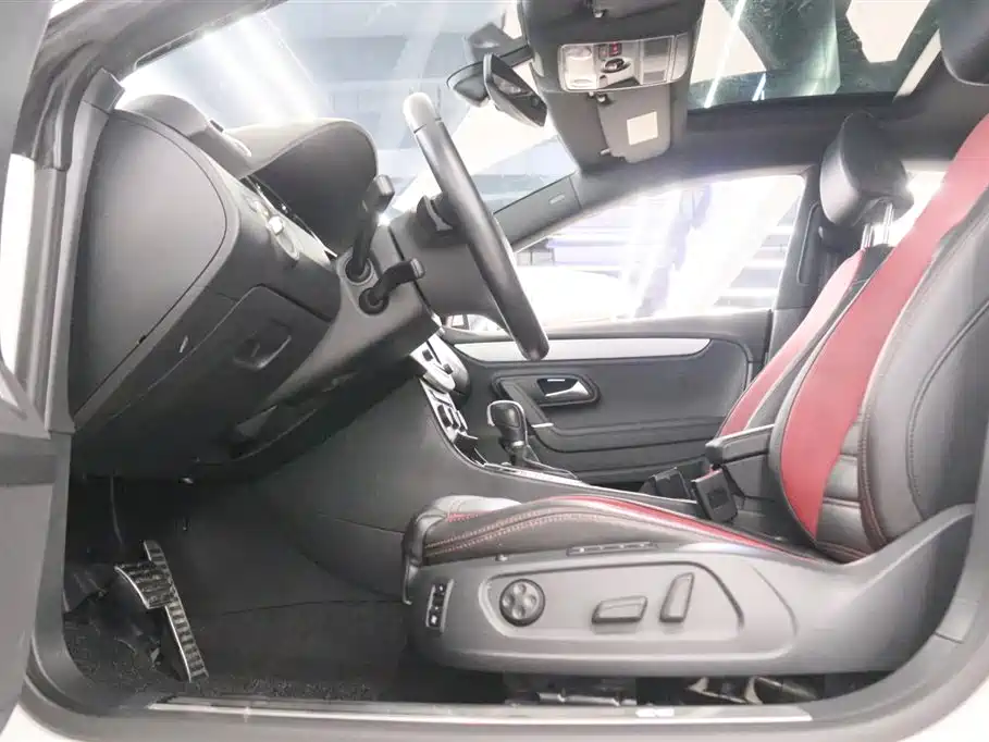 Volkswagen FAW-Volkswagen CC 2018 1.8TSI Luxury фото 14