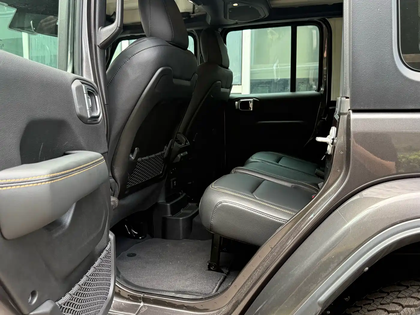 Jeep Wrangler 2026 2024 Model 2.0T Sahara Four-Door Version