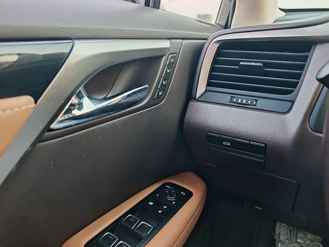 Lexus RX 2016 300 2WD Comfort Edition China V фото 16