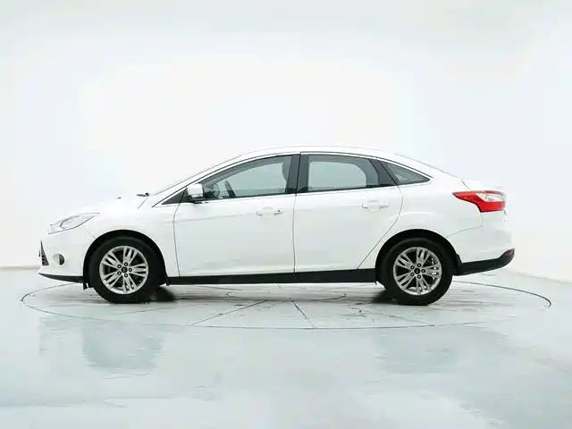 Фото 3 - Ford Focus