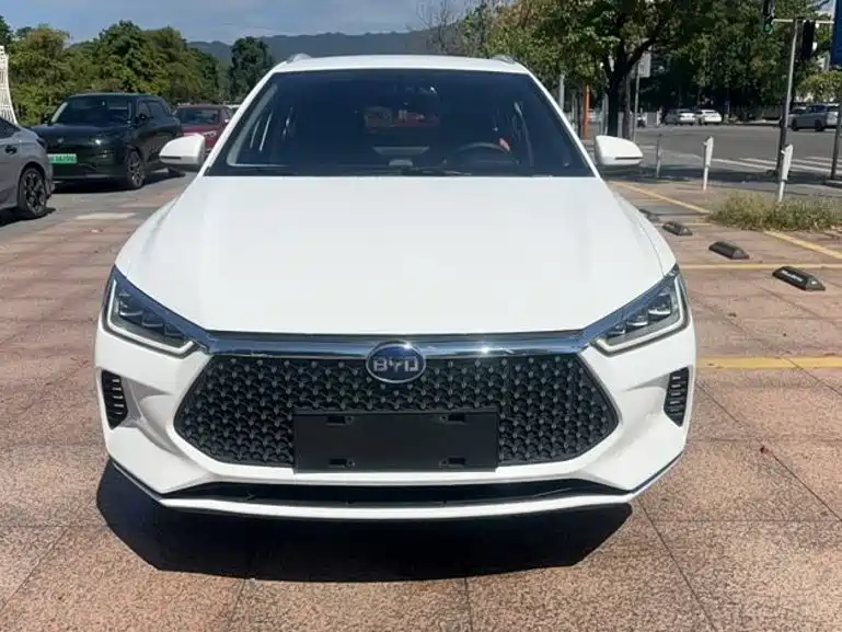 Фото 2 - BYD e2