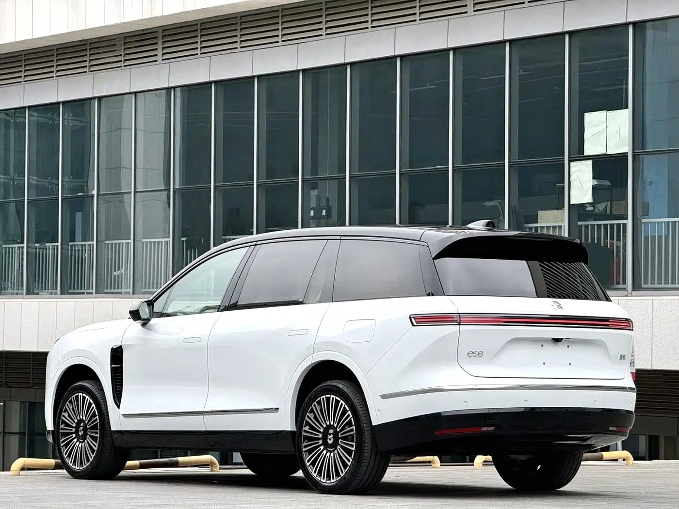 NIO ES8 2026 2025 Model 6-Seat Executive Luxury Edition