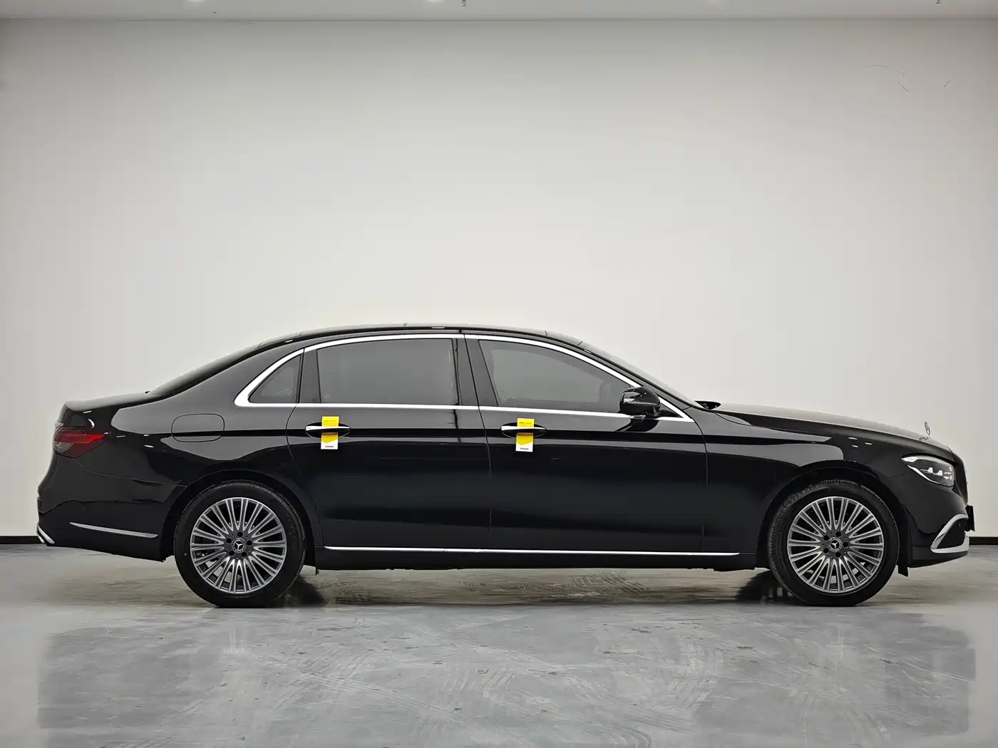 Mercedes-Benz E-Class 2022 Second Facelift E 300 L Luxury фото 3