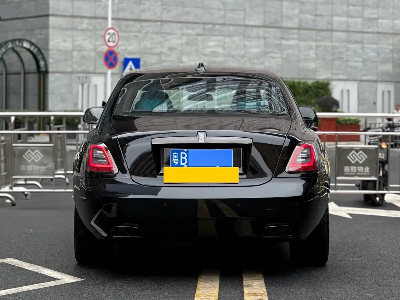 Rolls-Royce Ghost 2023 2022 6.7T Black Badge