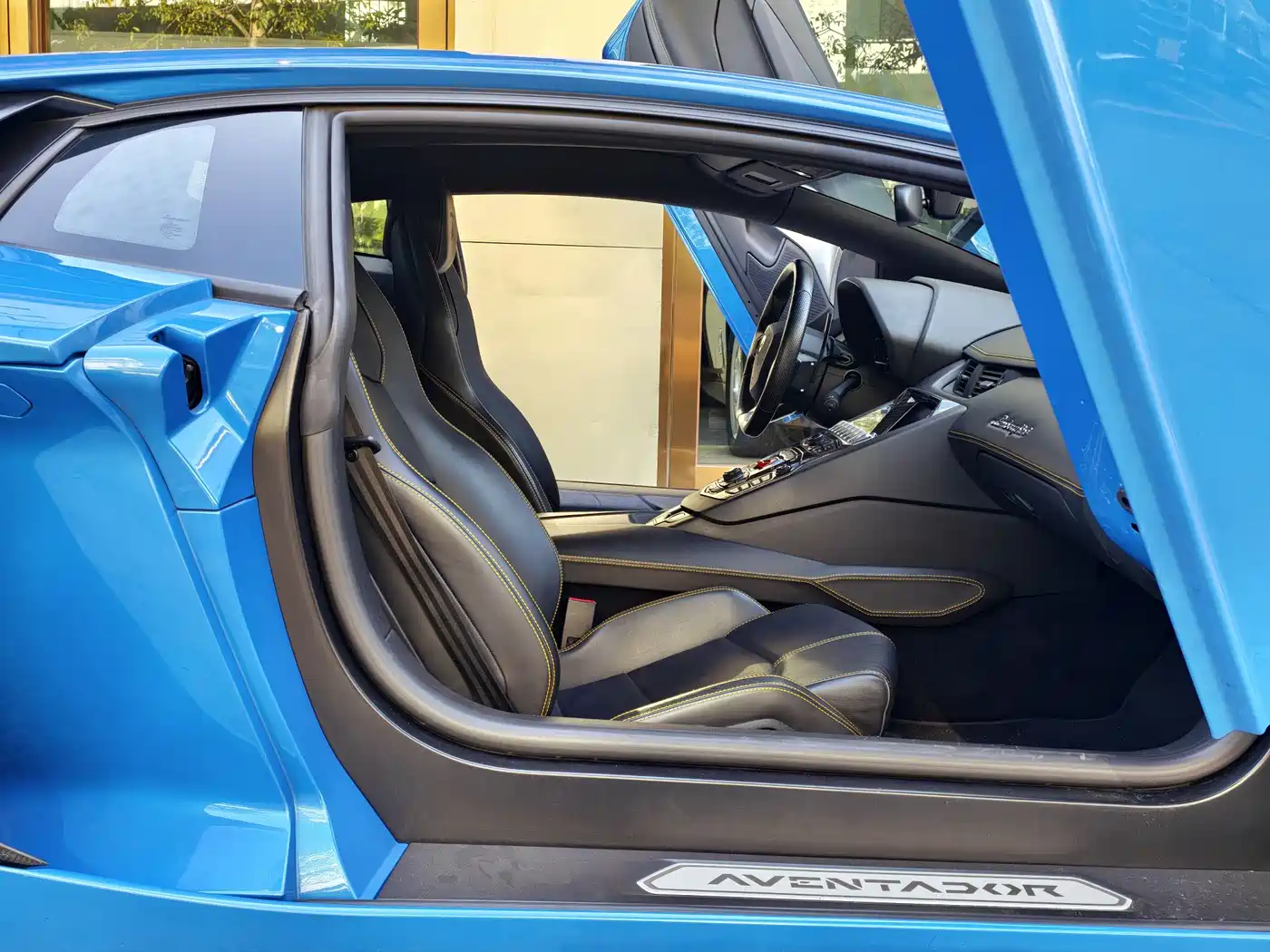 Lamborghini Aventador 2011 LP 700-4 фото 18