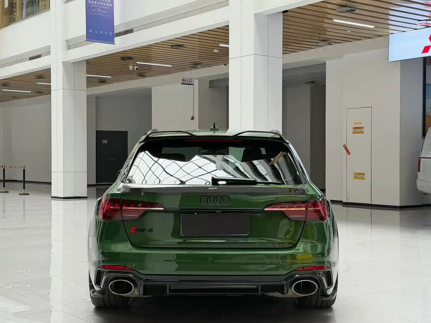 AUDI RS 4