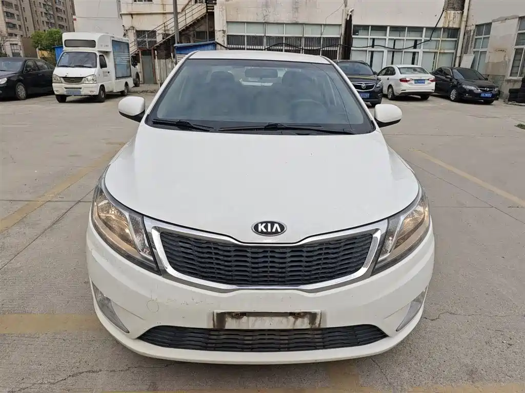 Kia K2 2012 Sedan 1.4L MT GLS Commemorative Edition фото 3