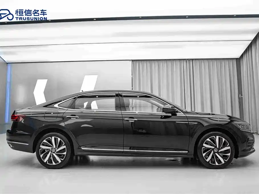 Volkswagen Passat 2022 330TSI Luxury Edition фото 4