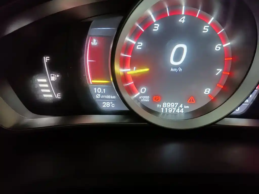 Фото 9 - Volvo V40