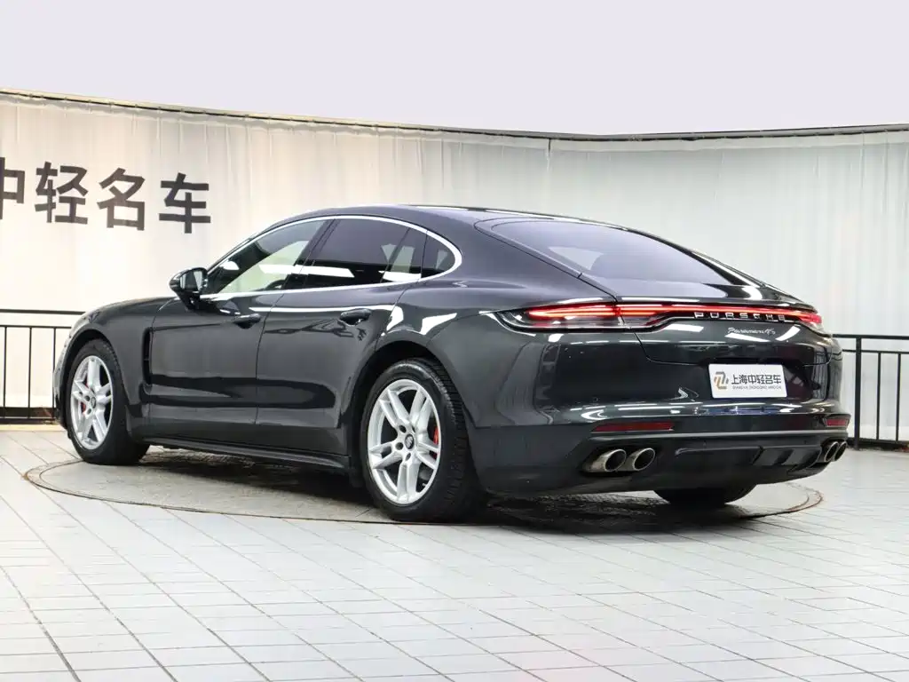 Фото 4 - Porsche Panamera