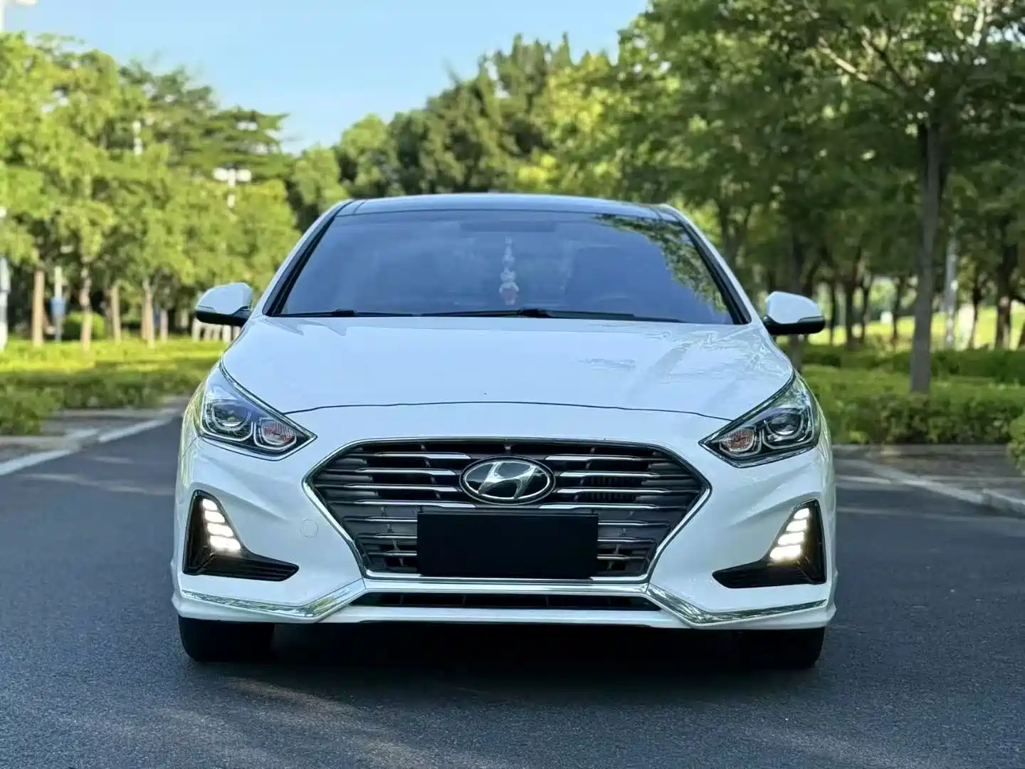 صورة 2 - Hyundai Sonata