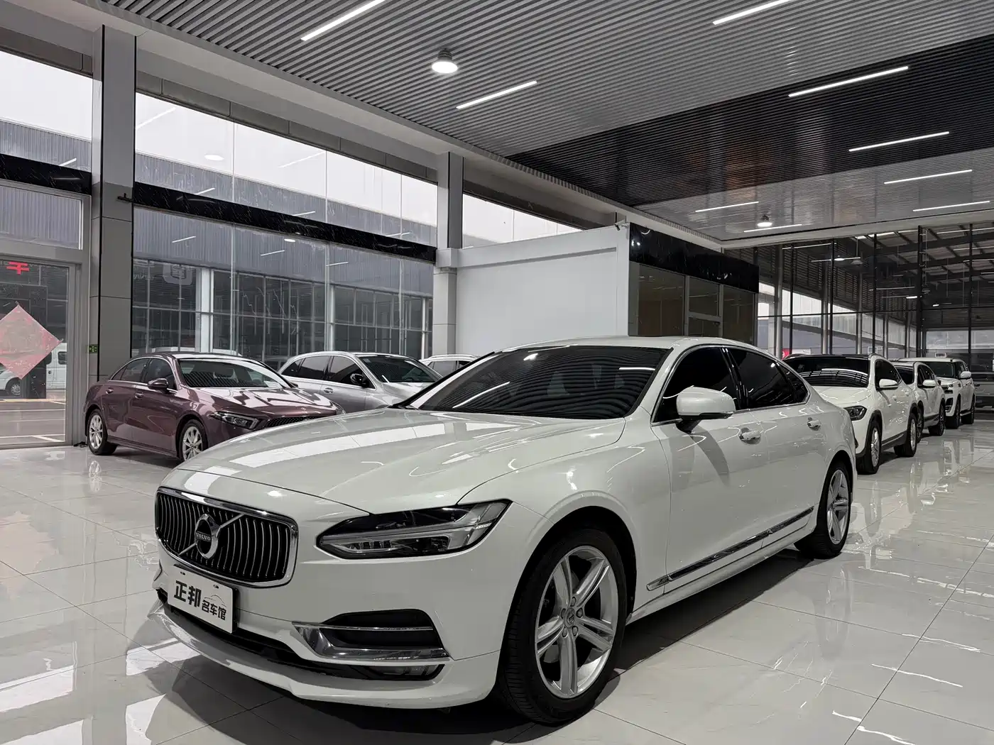 Фото 1 - Volvo S90