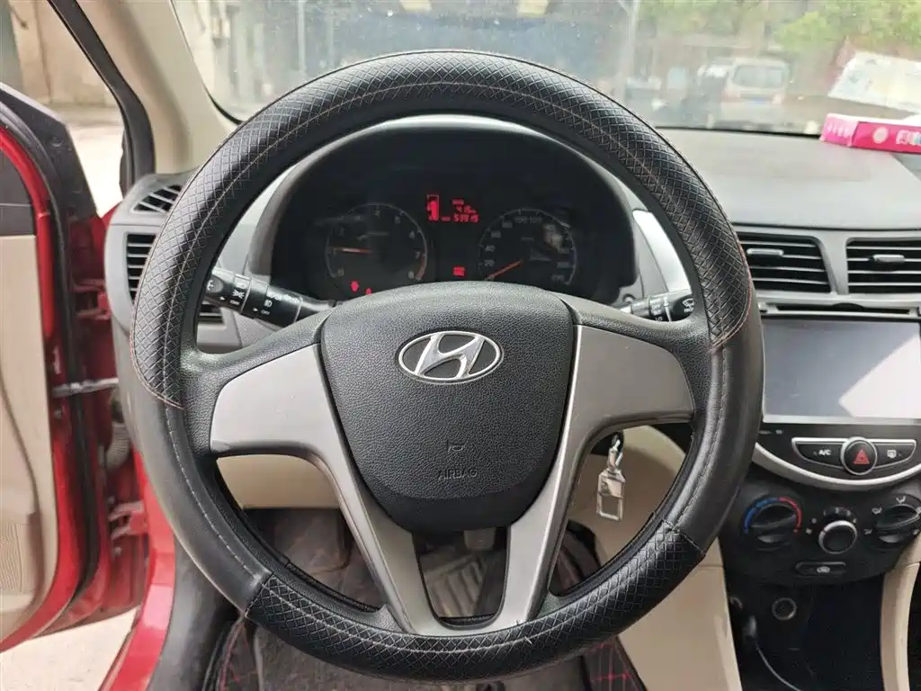 Hyundai Verna 2014 1.4L Manual Smart GLS фото 11