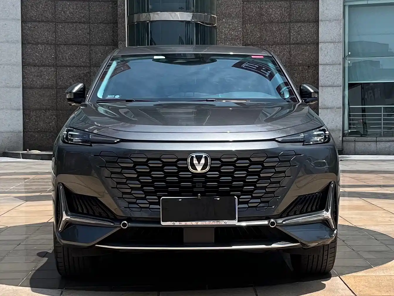 Changan UNI-K 2024 2024 2.0T FWD Global Edition