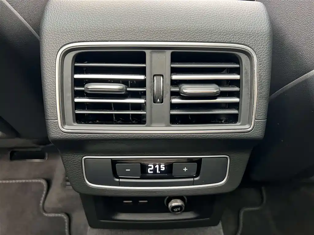 Audi Q5L 2023 40T Luxury Dynamic фото 12