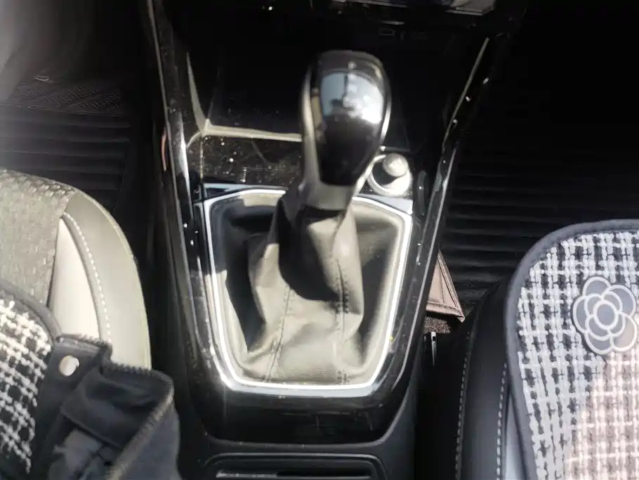 VOLKSWAGEN EXPLORING THE SHADOW