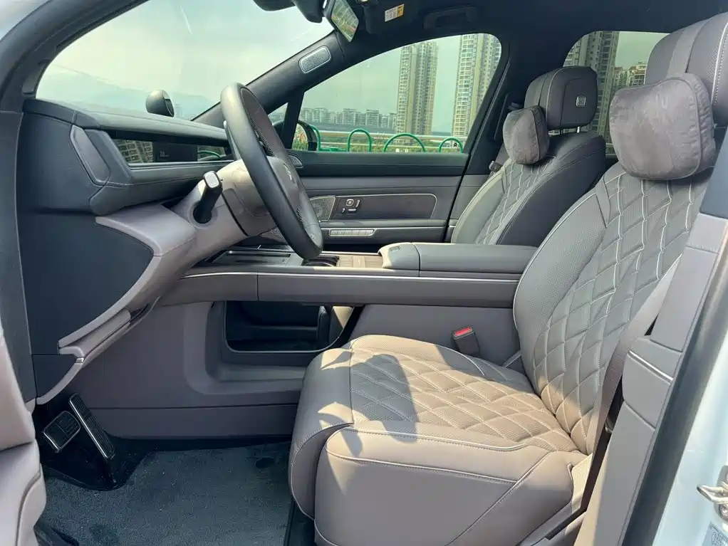 NIO ES8 2026 2025 Model 6-Seat Executive Luxury Edition