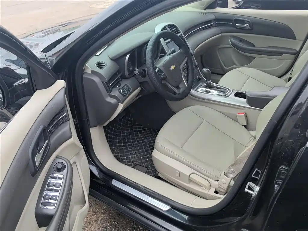 Chevrolet Malibu 2014 2.0L Automatic Comfort фото 16