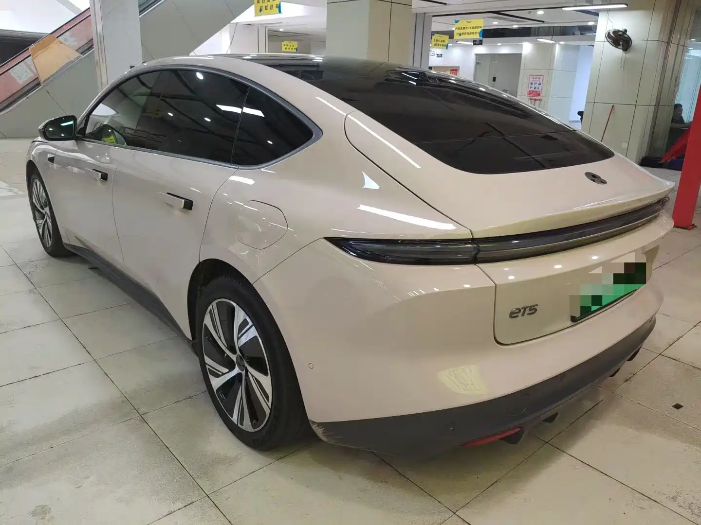 Фото 6 - NIO ET5